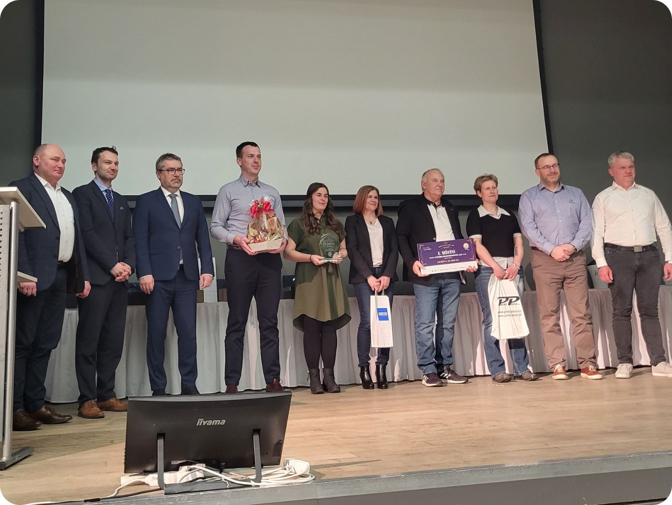 mléčna-farma-roku-1